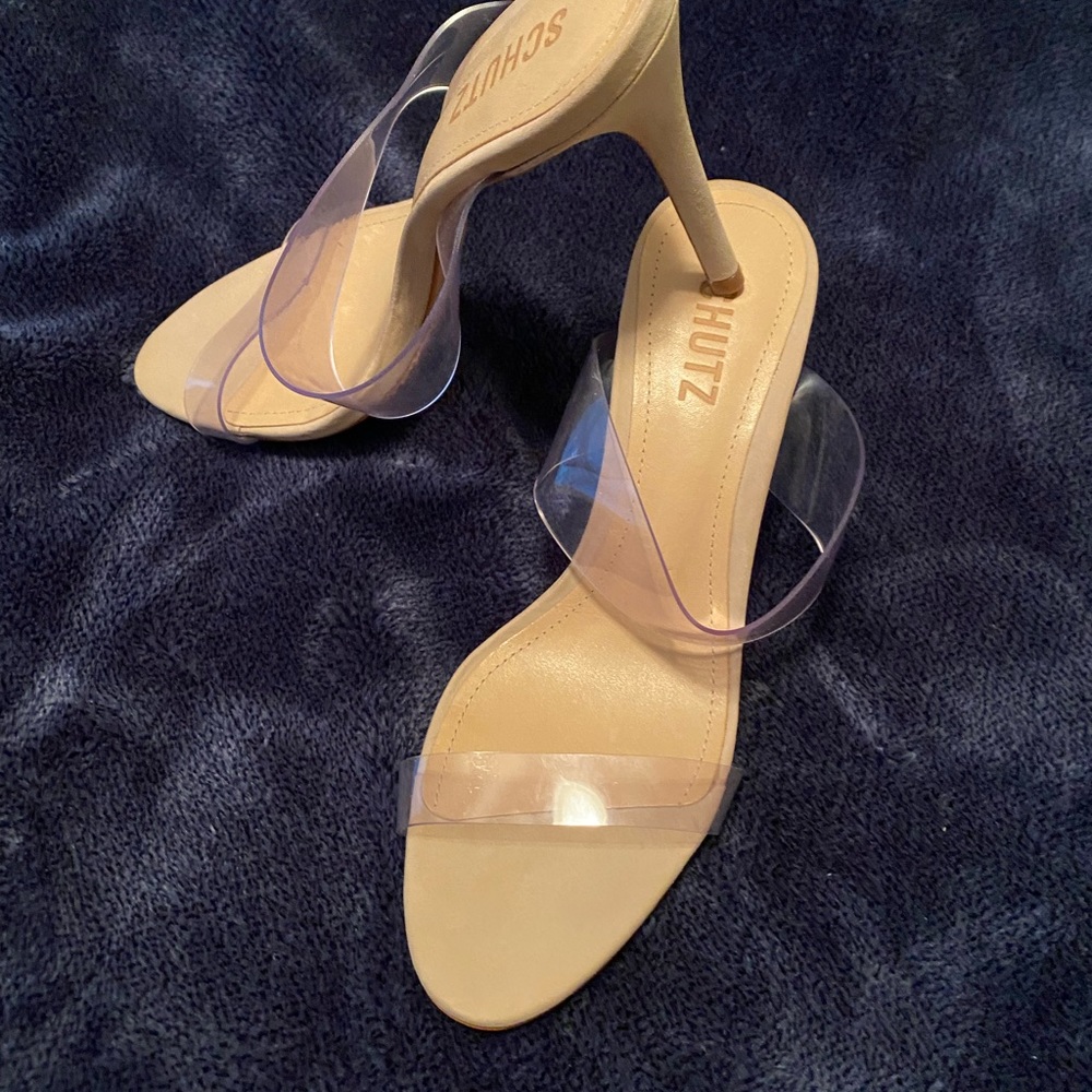 Ariella Mule Schutz